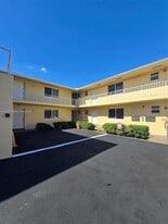 7861 Johnson St in Pembroke Pines, FL - Building Photo