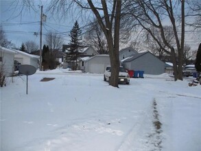 413 E Broadway St in Winona, MN - Building Photo - Building Photo