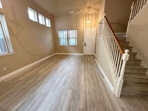 2035 Sherington Way in Sacramento, CA - Building Photo - Building Photo