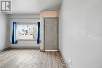 7 Robert St W in Penetanguishene, ON - Building Photo - Building Photo