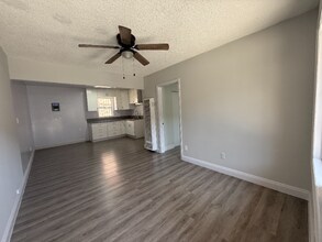 7830 S Western Ave in Los Angeles, CA - Building Photo - Building Photo