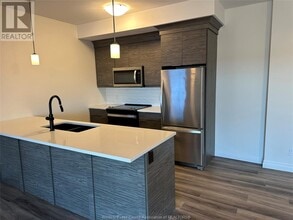 728 Brownstone Dr in Lakeshore, ON - Building Photo - Building Photo