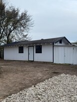 1206 Zeola St in Longview, TX - Building Photo