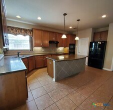 310 Royal Troon Dr in Cibolo, TX - Foto de edificio - Building Photo