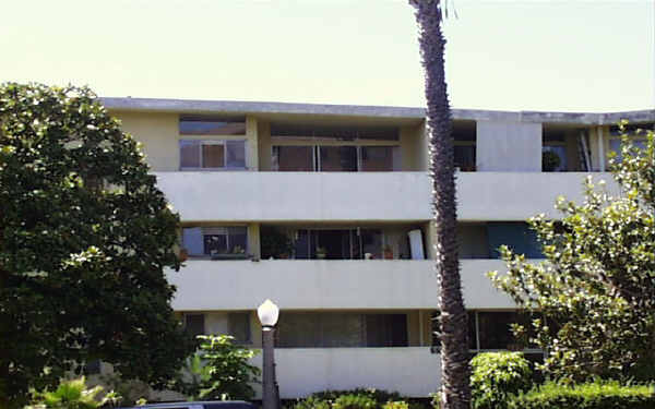 225 San Vicente Blvd in Santa Monica, CA - Building Photo - Building Photo