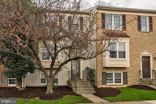 734 Ivy League Ln in Rockville, MD - Building Photo