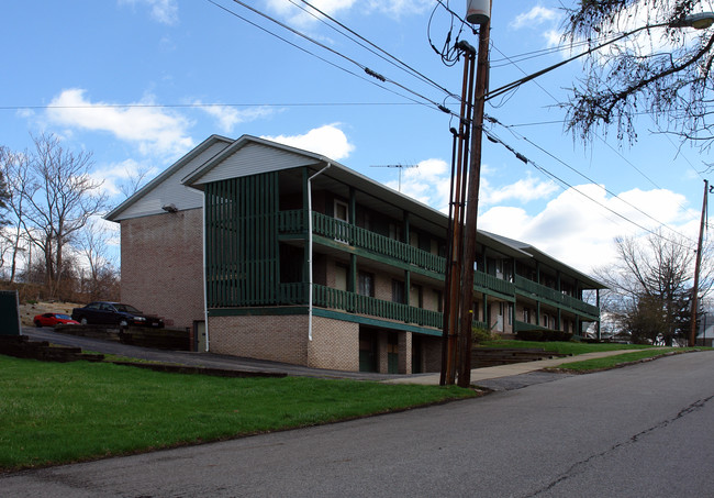 350 Canton Rd in Akron, OH - Foto de edificio - Building Photo