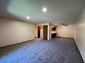 3988 Fairway Hills Dr in Rapid City, SD - Building Photo - Building Photo