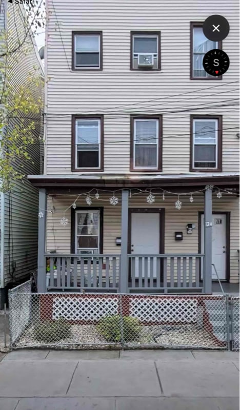 property at 124 Lyon St