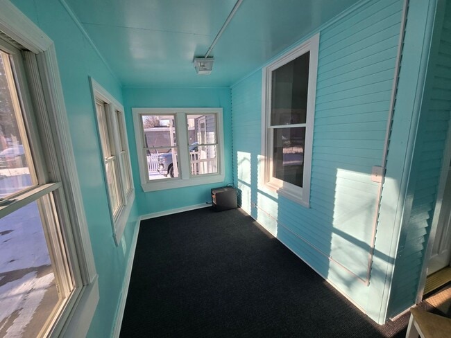 361 W Chestnut St in Burlington, WI - Building Photo - Building Photo