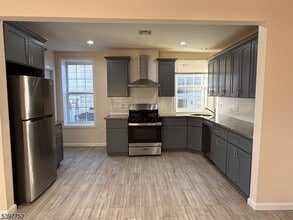 208 Walnut St in Newark, NJ - Building Photo - Building Photo