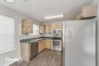 916 Lakehill Rd in Charlotte, NC - Building Photo - Building Photo