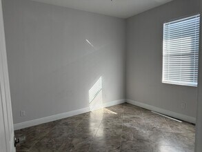 356 Hermosa Ave in Lehigh Acres, FL - Building Photo - Building Photo