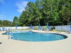 19 Bayberry Dr, Unit 4 in Sharon, MA - Building Photo - Building Photo