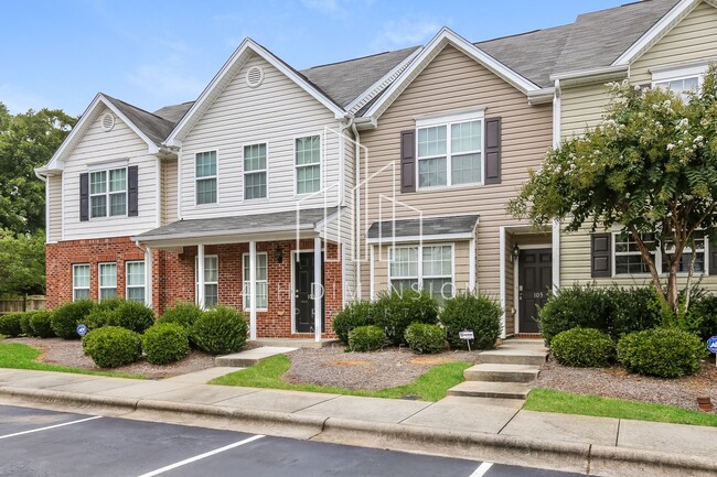 105 Breezeway Ln in Greensboro, NC - Foto de edificio - Building Photo