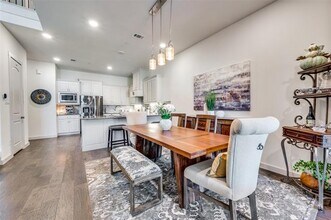 4809 Paddock Trl in Carrollton, TX - Foto de edificio - Building Photo
