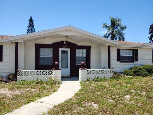 property at 3503 Oakhurst Dr