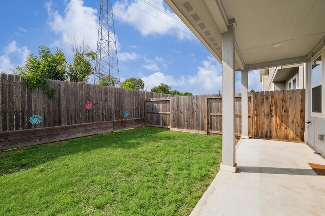 property at 1806 La Magnolia Dr