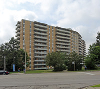 Camelot Towers I in Hamilton, ON - Building Photo - Building Photo