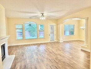 8359 N Richelle Ave in Fresno, CA - Building Photo - Building Photo