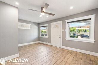 307 W 7th St in Long Beach, CA - Building Photo - Building Photo