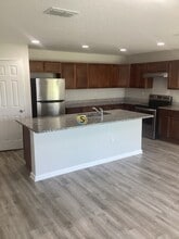 9151 Western Way in Jacksonville, FL - Building Photo - Building Photo