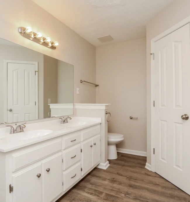property at 2923 Weybridge Dr
