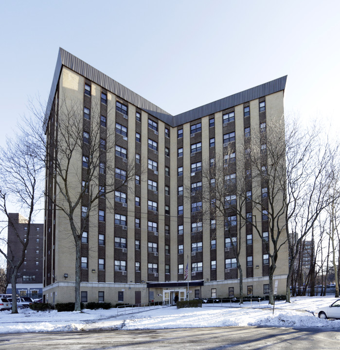 50 Sickles Ave in New Rochelle, NY - Building Photo