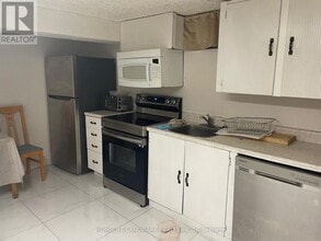 385 Marybay Crescent in Richmond Hill, ON - Building Photo - Building Photo