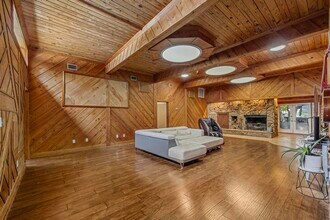 4811 Soundside Dr in Gulf Breeze, FL - Building Photo - Building Photo
