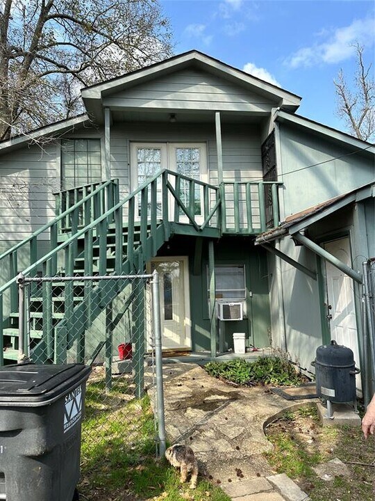21401 W Hammond Dr-Unit -T1 in Porter, TX - Building Photo
