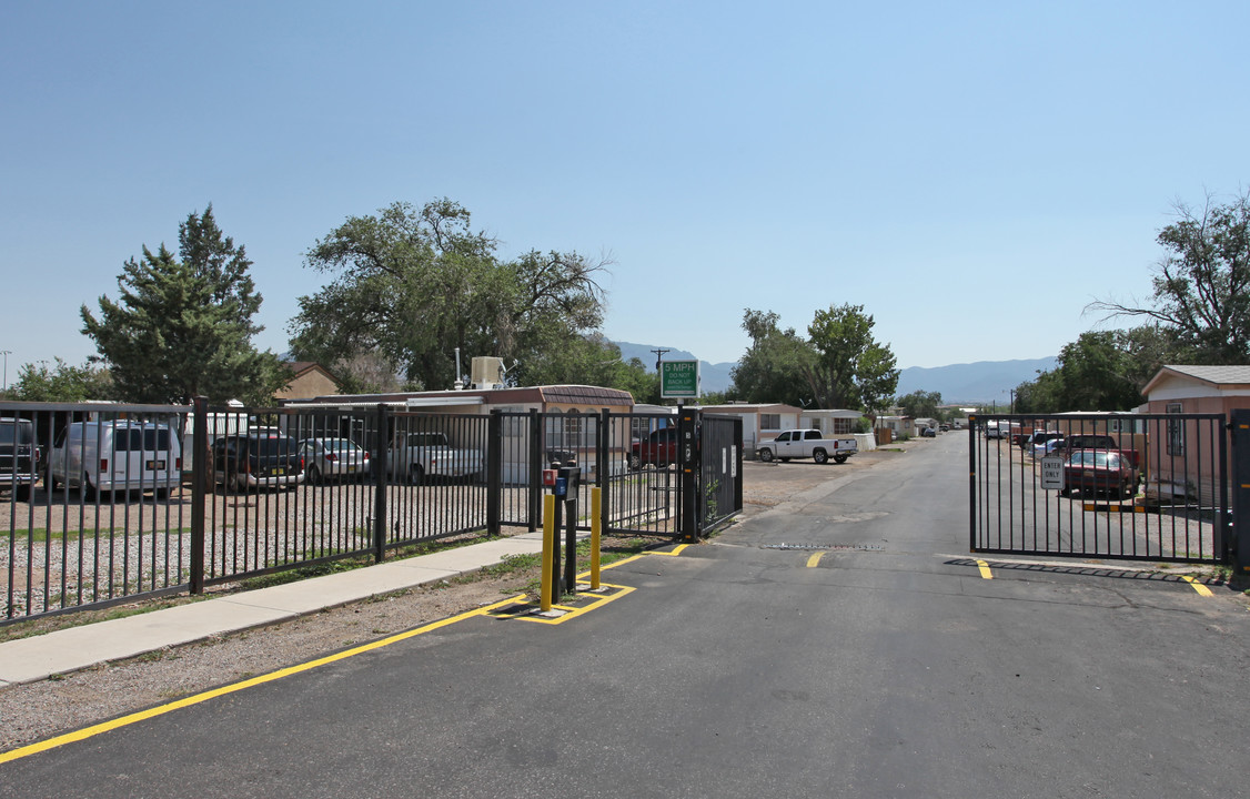 Green Valley Mobile Home Park in Albuquerque, NM - Foto de edificio