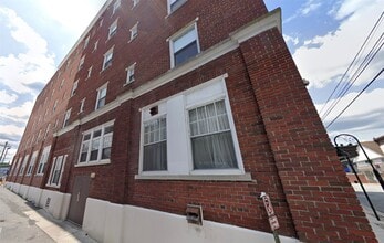 116 E Pitt St in Bedford, PA - Building Photo - Building Photo