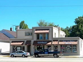 424-428 W Virginia St in Crystal Lake, IL - Building Photo - Building Photo