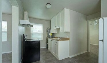 4106 S Shields Blvd in Oklahoma City, OK - Building Photo - Building Photo