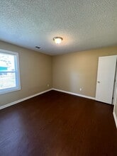 5174 Valdaz Rd in Memphis, TN - Building Photo - Building Photo