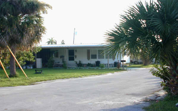 10541 Plymouth Dr NE in St. Petersburg, FL - Foto de edificio