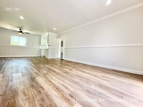 6337 Whitsett Ave, Unit 19 in Los Angeles, CA - Building Photo - Building Photo