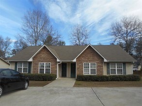 2468 Brantley Way in Milledgeville, GA - Foto de edificio - Building Photo