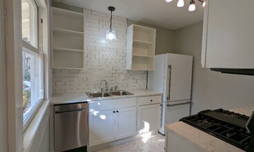 25 Starnes Ave in Asheville, NC - Foto de edificio - Building Photo