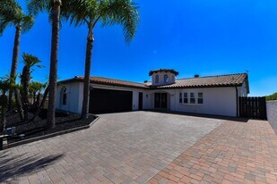 2242 Avenida Salvador in San Clemente, CA - Building Photo