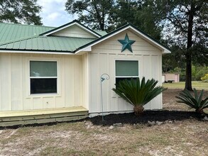 218 Sparkleberry Ln in Freeport, FL - Building Photo - Building Photo