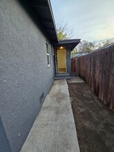 1608 E Yale Ave in Fresno, CA - Foto de edificio - Building Photo