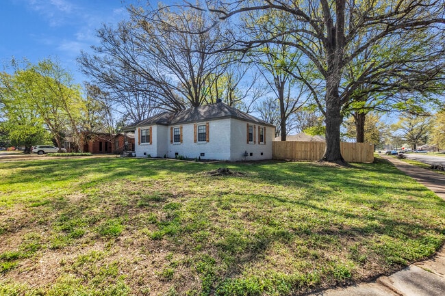 4895 Helene Rd in Memphis, TN - Building Photo - Building Photo