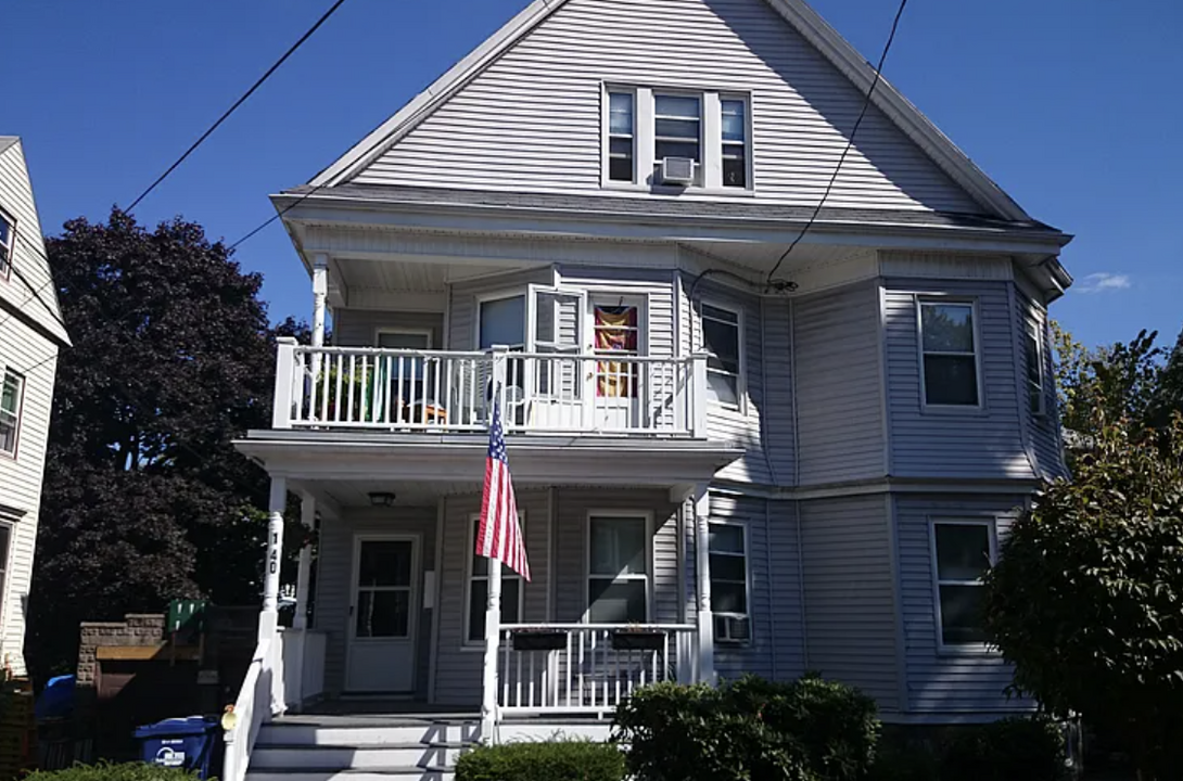 140 Brooks St, Unit 2 in Boston, MA - Foto de edificio