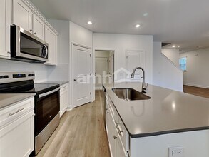 549 Plumeria Ln in Summerville, SC - Building Photo - Building Photo