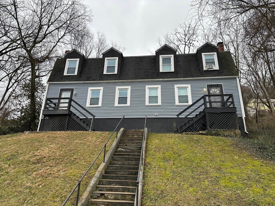 302 Clay St in Frankfort, KY - Building Photo