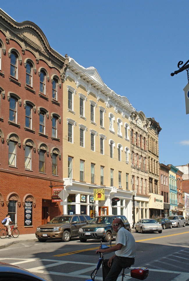 Shwartz Bldg in Poughkeepsie, NY - Building Photo - Primary Photo