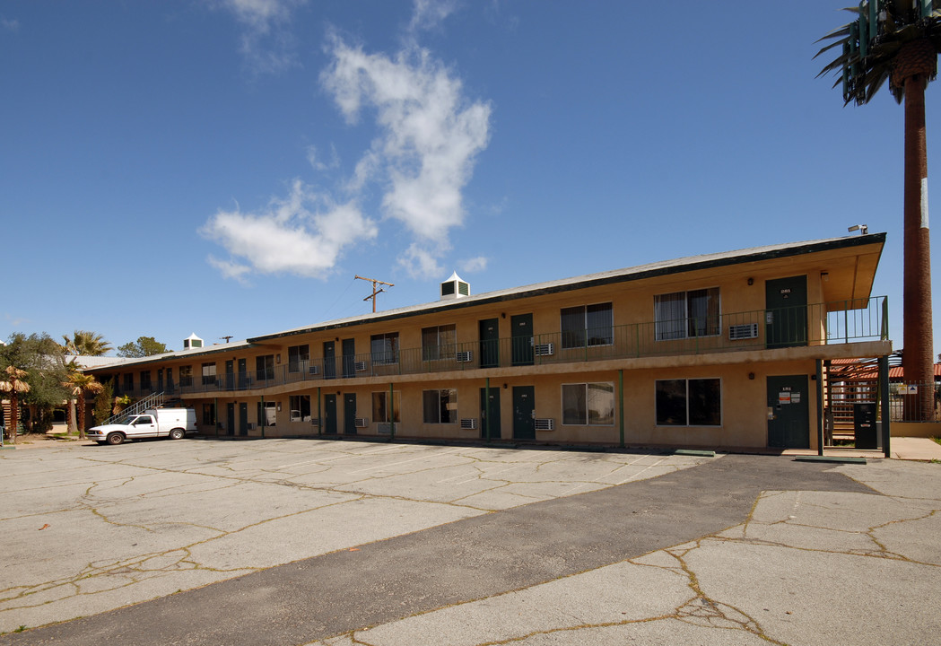 Apartments in Lancaster, CA - Building Photo