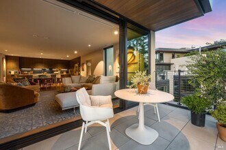 171 Sawmill Cir in Healdsburg, CA - Building Photo - Building Photo